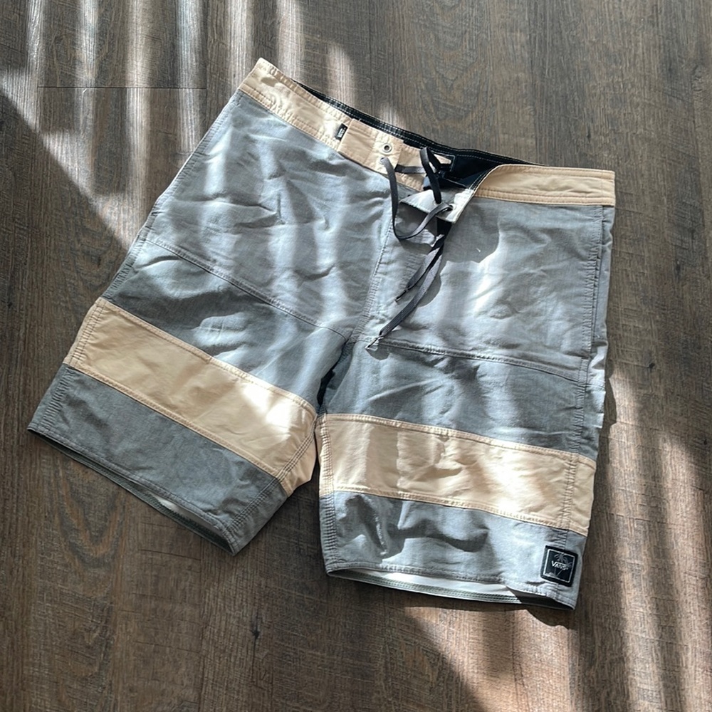VANS BOARD SHORTS GRAY